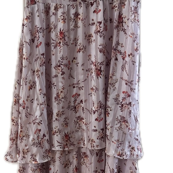 Tiered dress v neck 4 NWT - Picture 7 of 9